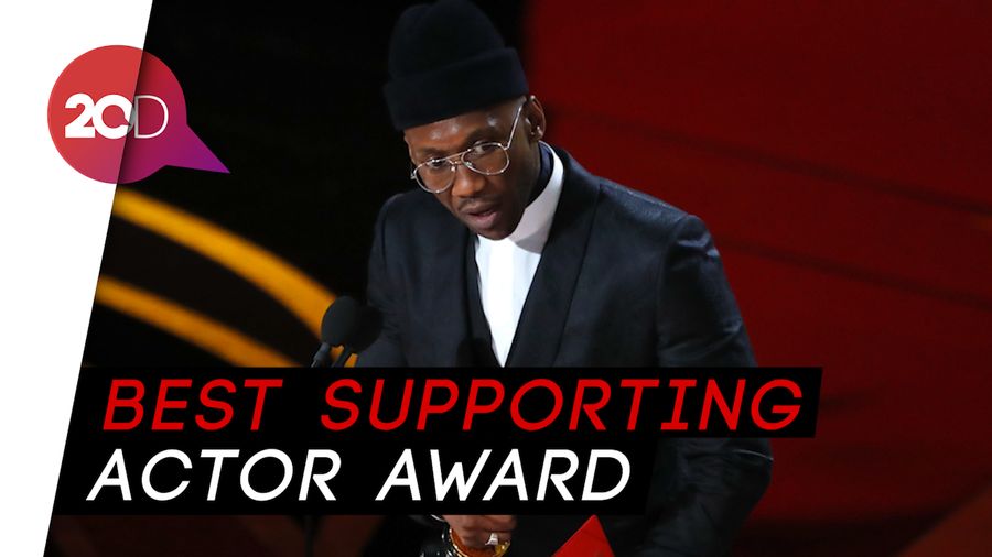 Mahershala Ali Dedikasikan Piala Kemenangan Oscar untuk Sang Nenek