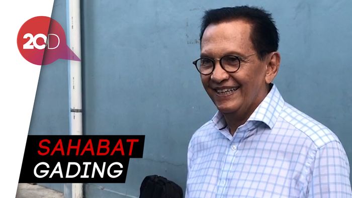 Netizen Jodohkan Gading dengan Luna Maya, Roy Marten: Enggak Lah!