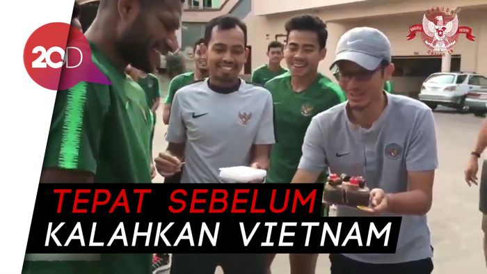 Tepis Curi Usia, Timnas Rayakan HUT ke-22 Marinus