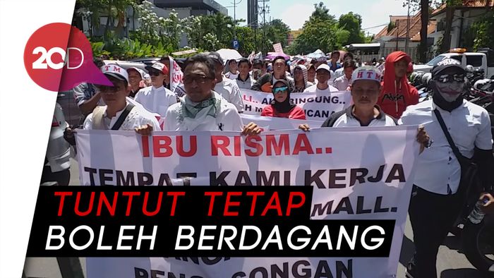Bu Risma, Ratusan Pedagang Hi Tech Mall Tagih Janji Anda!