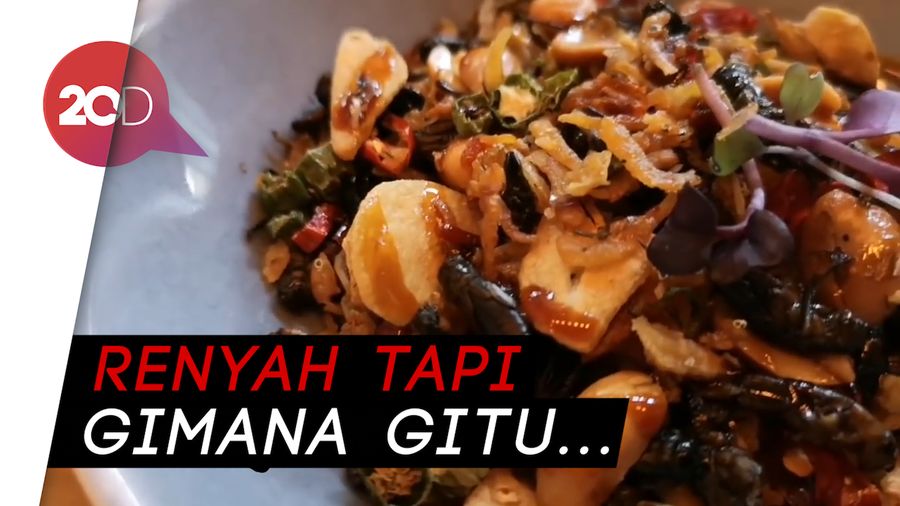 Hiii! Begini Reaksi Tora Sudiro saat Makan Jangkrik