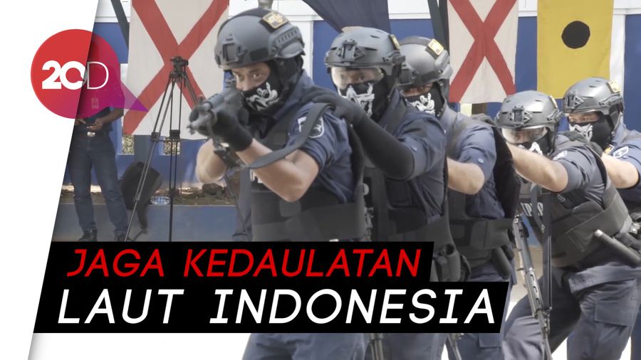 Keren! Aksi Penjaga Laut Tempur dengan Perompak Bersenjata