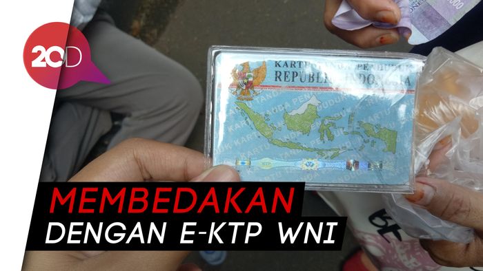 Kemendagri Buka Opsi Ubah Warna Blanko e-KTP WNA