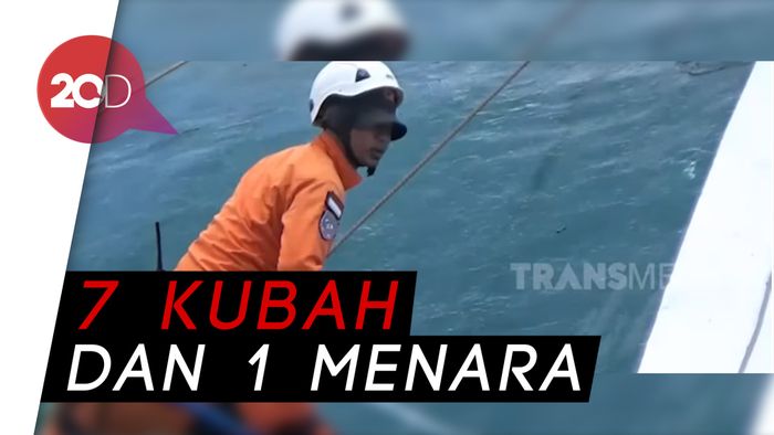 Wih! Basarnas Bersih-bersih Masjid di Jember