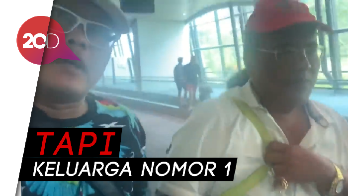 Hotman Paris Sebut Cewek Cantik Jadi Pendorong Kesuksesannya
