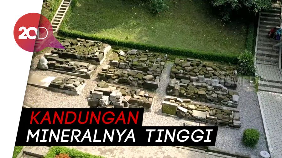 Mandi di Petirtaan Jolotundo Dipercaya Bikin Awet Muda