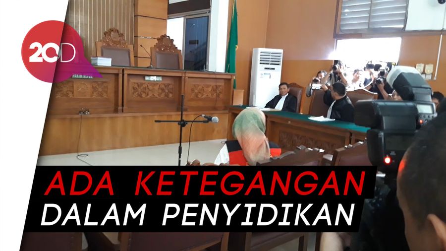 Ratna Ngaku Salah, Tapi Ada Politiknya