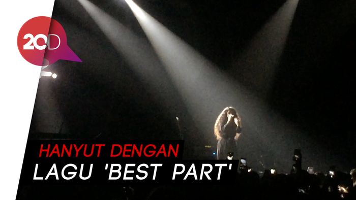 H.E.R Bakar BNI Java Jazz Festival 2019 Hari Pertama
