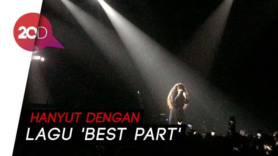 H.E.R Bakar BNI Java Jazz Festival 2019 Hari Pertama