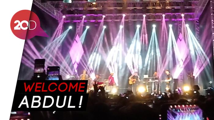 Pecah! Kerennya Kolaborasi Kodaline-Ahmad Abdul Lewat All I Want