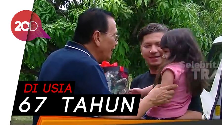 Kejutan untuk Roy Marten dari Gading dan Gempi 