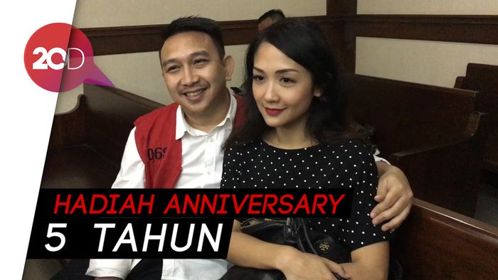 Augie Fantinus Kirim Buket Bunga dari Rutan untuk Sang Istri