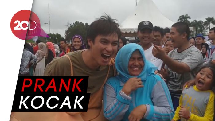 Baim Wong Bikin Warga Jambi Terkejut dengan Boneka Mampang
