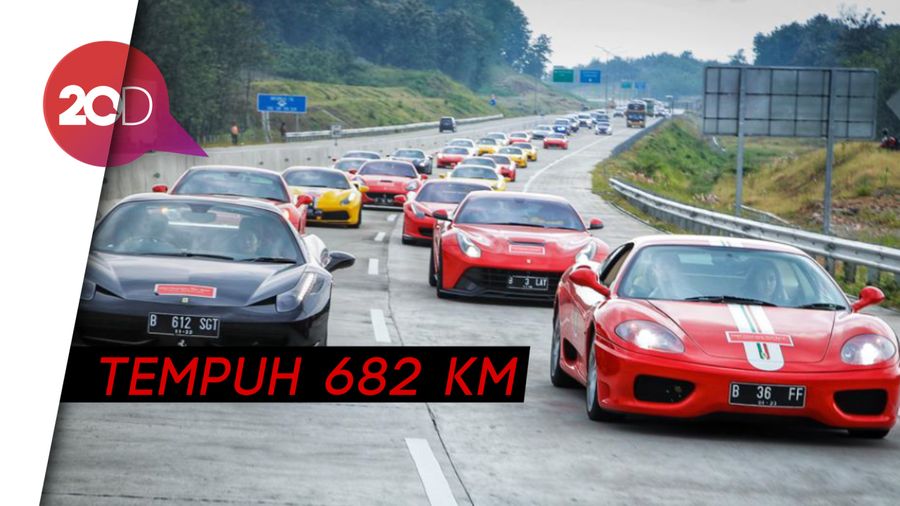 Puluhan Ferrari Melintas di Tol Trans Jawa