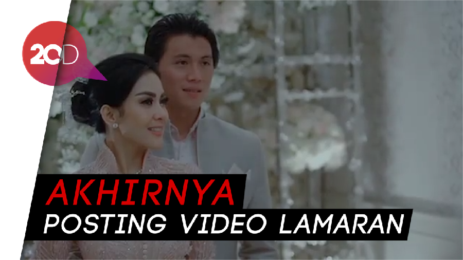 Syahrini Terharu Bukan Main Saat Dilamar Reino Barack