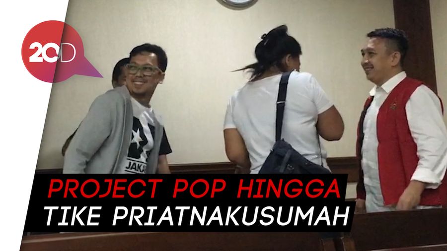 Sejumlah Artis Hadiri Sidang Tuntutan Augie Fantinus
