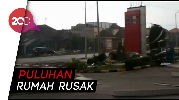 Amukan Dahsyat Puting Beliung di Probolinggo, 1 Orang Tewas