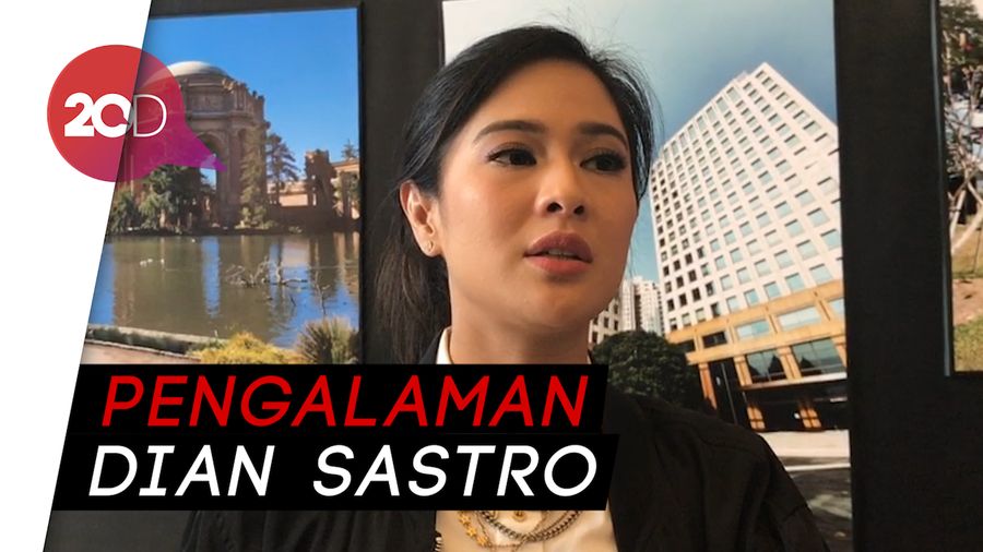 Dian Sastro Sebut Samsung Galaxy S10 Bantu Proses Produksi Film