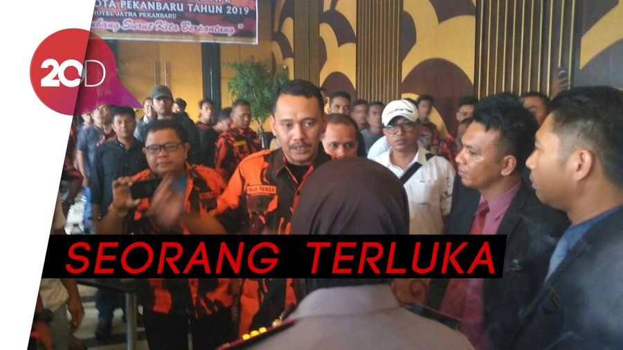 Ormas di Pekanbaru Ribut-ribut di Lokasi Acara, Piring Beterbangan