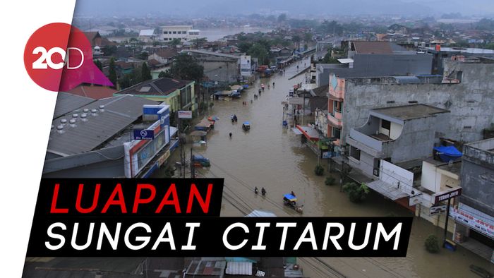 Banjir Lumpuhkan Sejumlah Jalan di Kabupaten Bandung