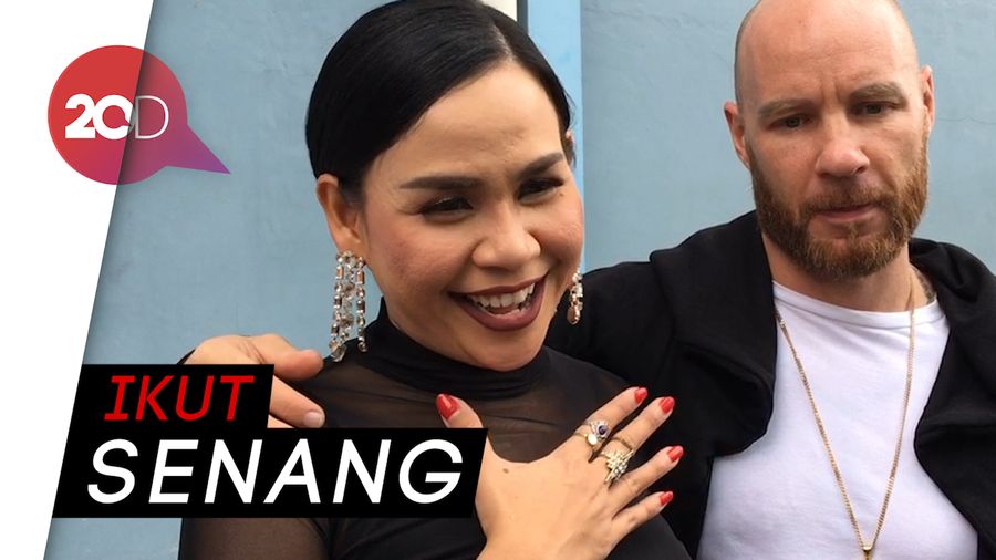 Melaney Ricardo Doakan Syahrini dan Reino Barack Langgeng
