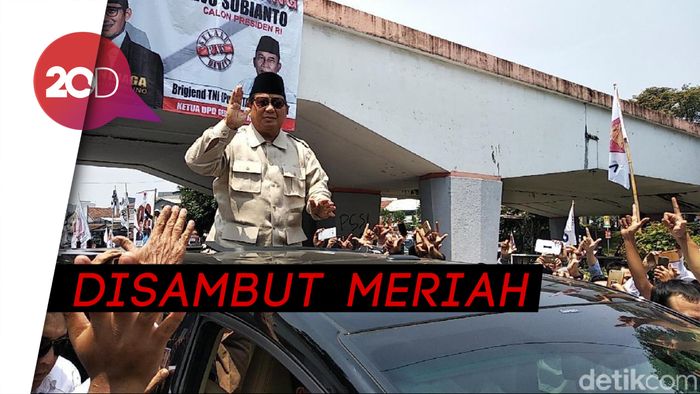 Ke PP Persis, Mobil Prabowo Disemuti Massa Pendukung