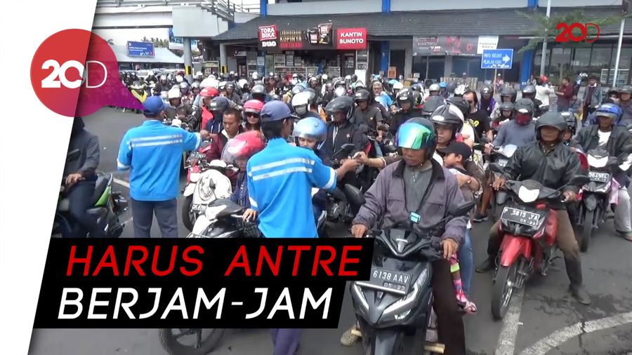 Usai Nyepi, Pelabuhan Ketapang Disesaki Ribuan Kendaraan