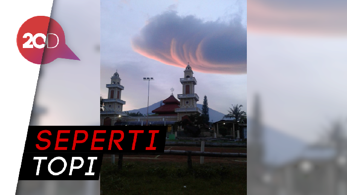 Viral! Bentuk Awan Aneh Ini Ramai Jadi Buah Bibir