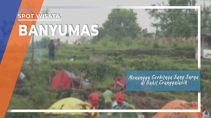 Menunggu Terbitnya Sang Surya di Bukit Tranggulasih, Banyumas, Jawa Tengah