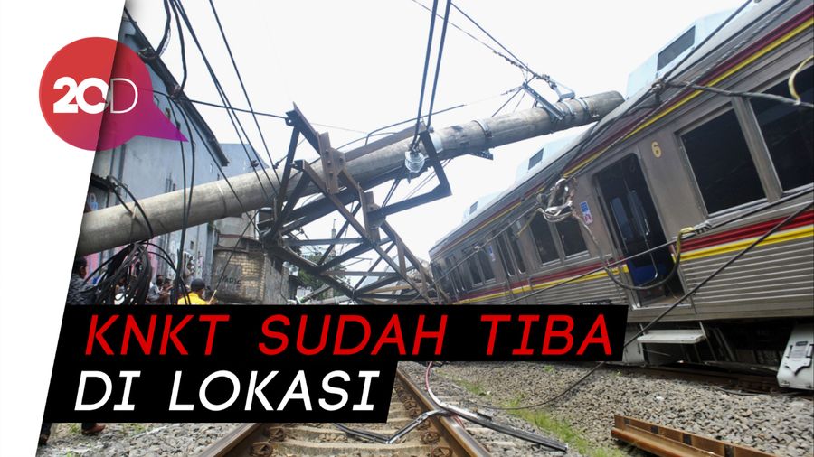 Evakuasi KRL Terguling Terkendala Cuaca