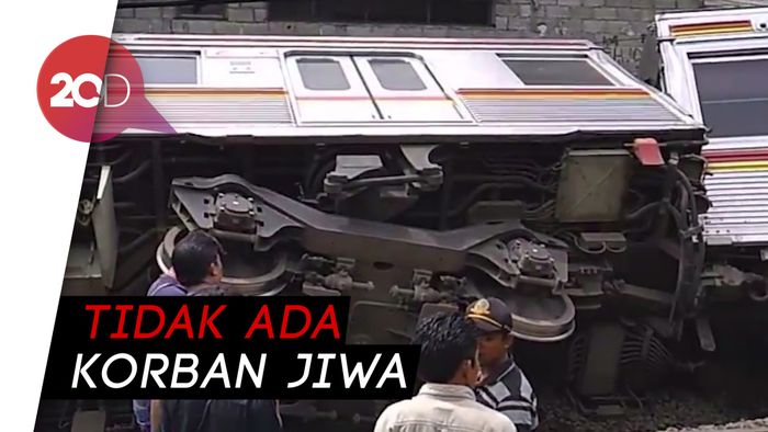 KRL Jakarta-Bogor Terguling, 3 Orang Terluka