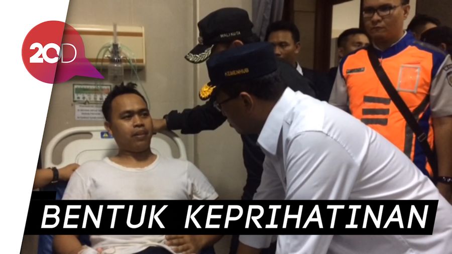 Permohonan Maaf Menhub atas KRL yang Terguling