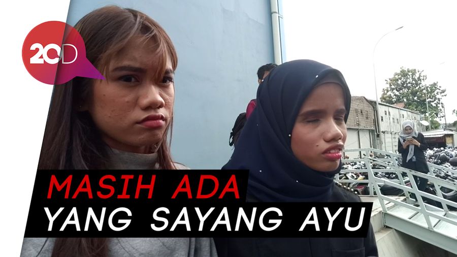 Bertemu Fans Asal Malaysia, Ayu Ting Ting Banyak Bersyukur