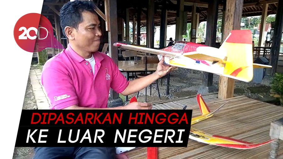 Kerennya Pesawat Aeromodelling Bikinan Pria Banjarnegara