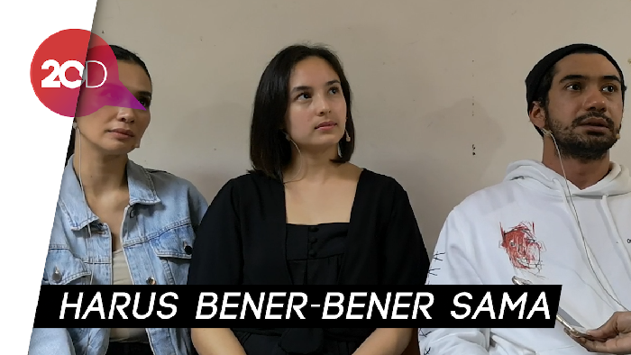 Mendialogkan Puisi Jadi Tantangan Bagi Reza Rahadian