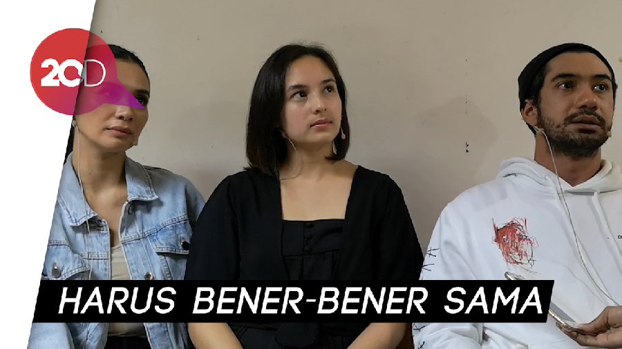 Mendialogkan Puisi Jadi Tantangan Bagi Reza Rahadian