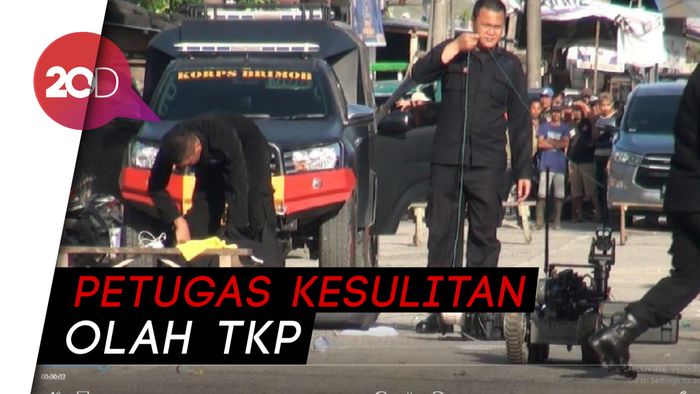 Polisi: Masih Banyak Bom di Kediaman Abu Hamzah