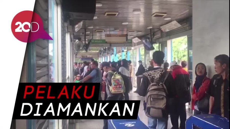  Pria Ngamuk dan Tusuk Penumpang TransJ di Cawang