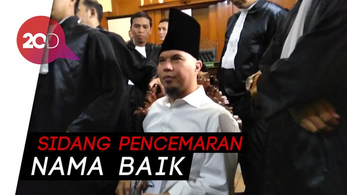 Ahmad Dhani Rahasiakan 7 Saksi untuk Sidang di Surabaya