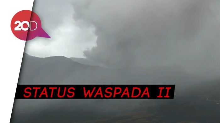 Kawasan Bromo Diguyur Hujan Abu
