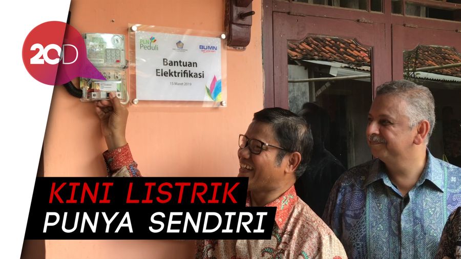 Senangnya Warga Sindangsari Banten Tak Lagi Numpang Setrum