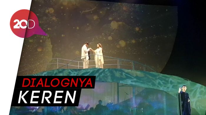 Merinding! Kisah Adam dan Hawa di Pertunjukan Cinta Tak Pernah Sederhana