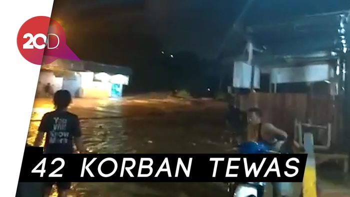 Penampakan Keganasan Banjir Bandang di Jayapura