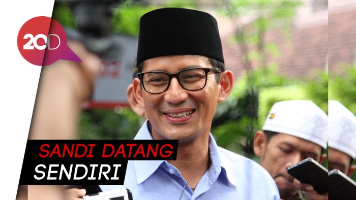 Pesawat  Delay, Prabowo Tak Dampingi Sandi di Debat