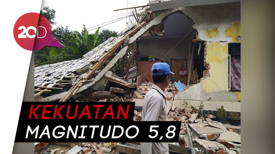 Proses Evakuasi 5 Korban Gempa Lombok