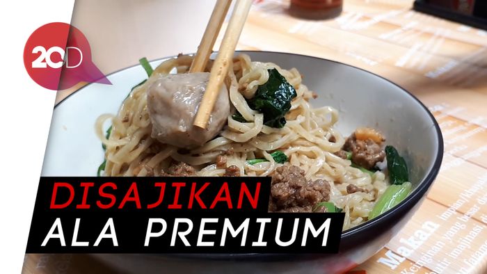 Guys, Ada Mie Ayam Enak Nih Dekat Stasiun Sudirman!