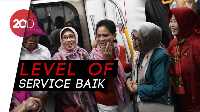 Menhub: Ibu Negara Begitu Cair Mencoba MRT