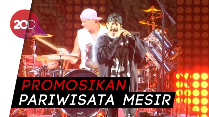 Red Hot Chilli Peppers Gelar Konser di Depan Piramida Mesir