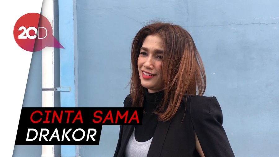 Berawal dari Drakor, Ussy Sulistiawaty Bikin Karya Ala Korea