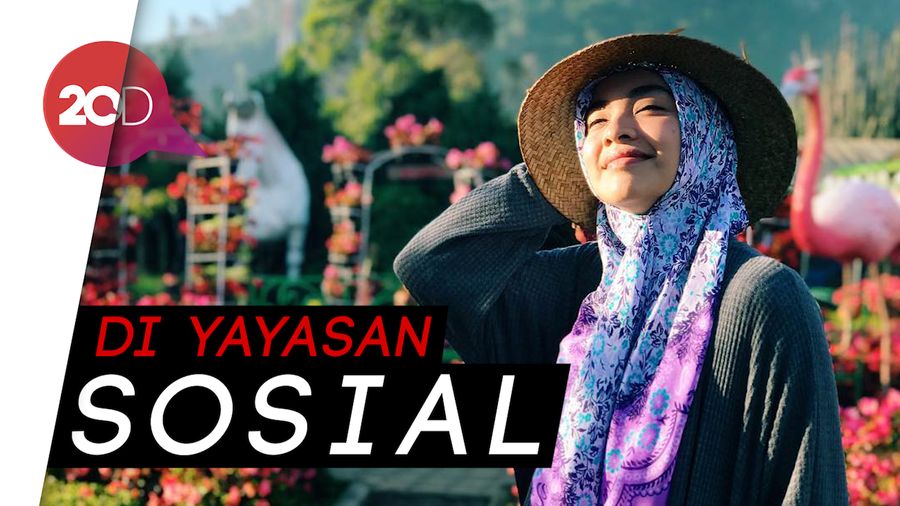 Selain Jadi Artis, Tika Bravani Coba Jadi Sekretaris